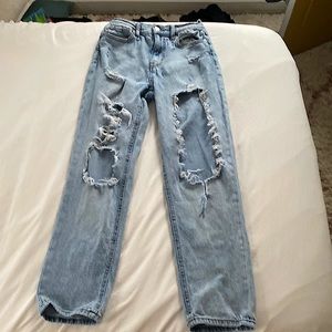 I am selling mom jeans from Aeroposta the size is 00